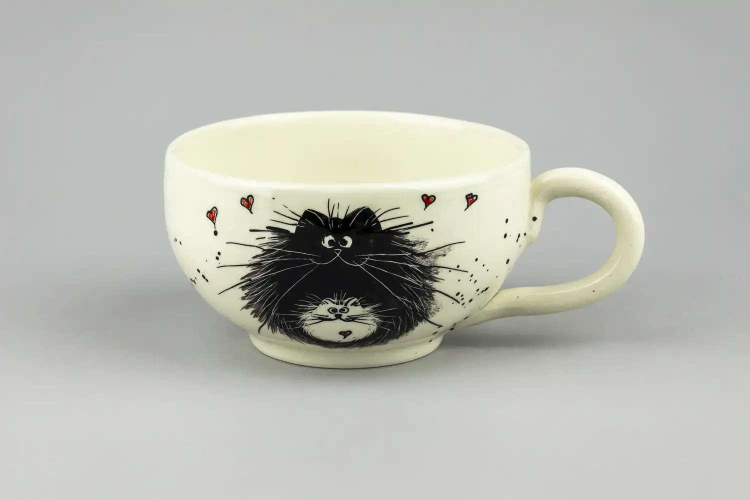 Zdjelica-mace crno bijele